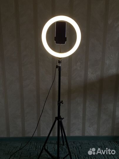 Кольцевая лампа со штативом