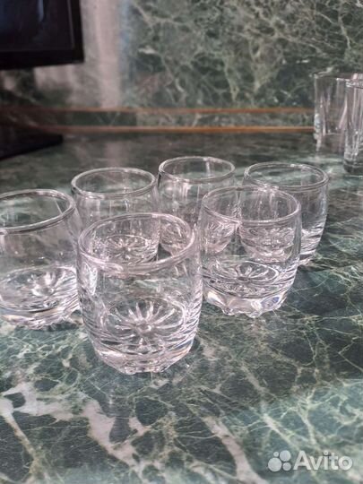 Стаканы и стопки стекло