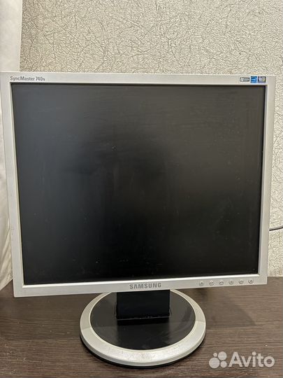 Монитор Samsung SyncMaster 740N