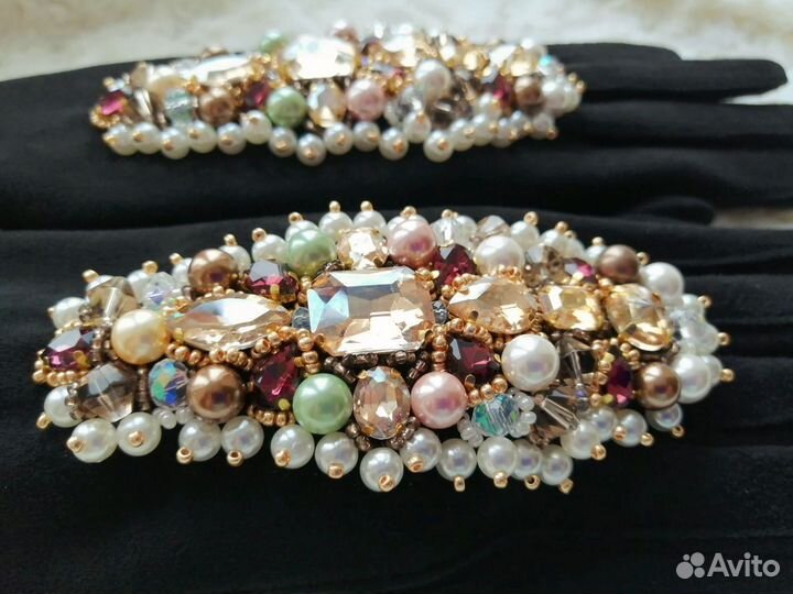 Перчатки с ручной вышивкой 