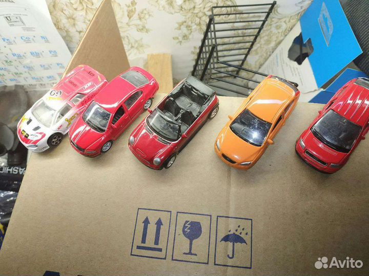 Модельки Skoda, Audi, Welly спортивная машинка