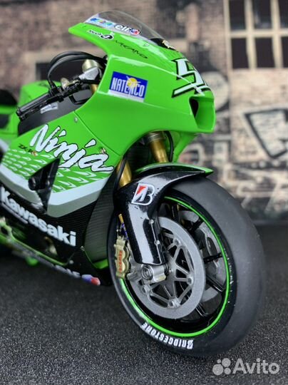 Модель Kawasaki Ninja XR-RR, подарок,коллекция