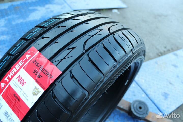 Three-A P606 215/50 R17 95W