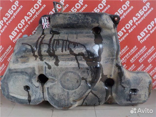 Бензобак Toyota Corolla ADE150 1ZR 2012