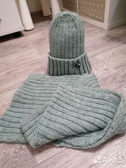 Шапки и шарфы женские