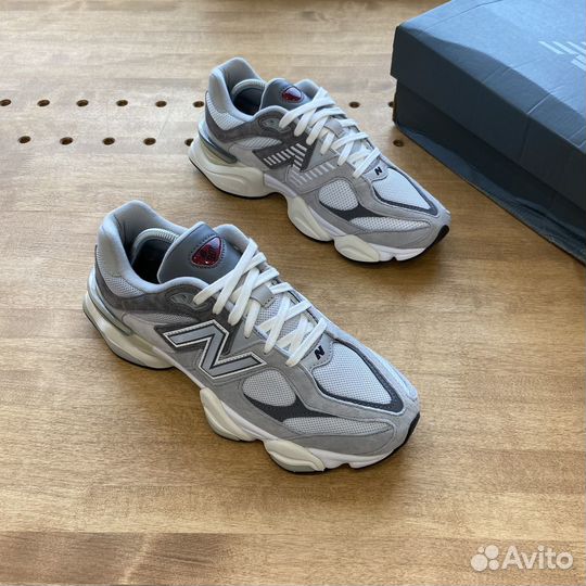 New Balance 9060 (9 US)