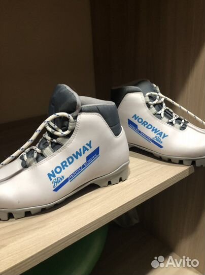 Лыжные ботинки