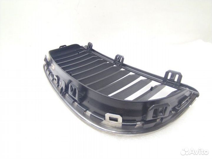 Решетка радиатора передняя правая Bmw 3-Series E90