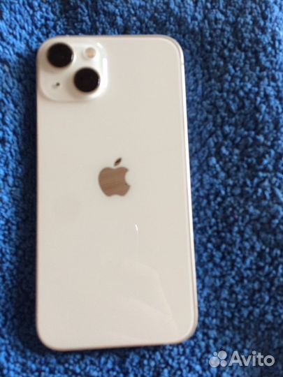 Телефон iPhone 13