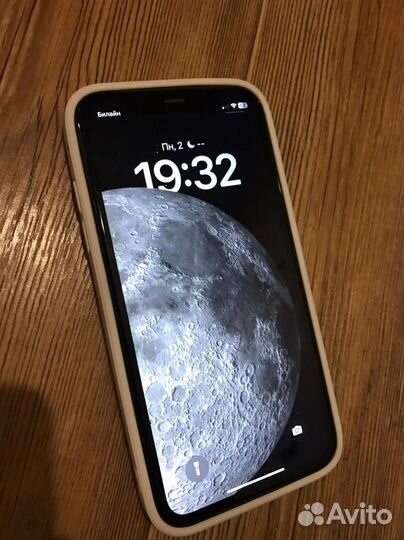 Телефон iPhone 11