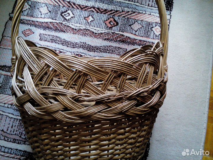 Корзина плетеная большая