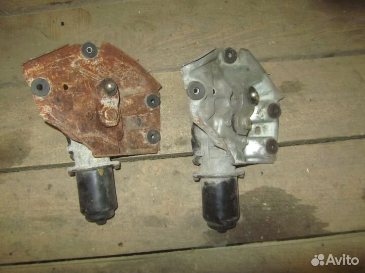 Моторчик стеклоочистителя MR957879 Lancer 9