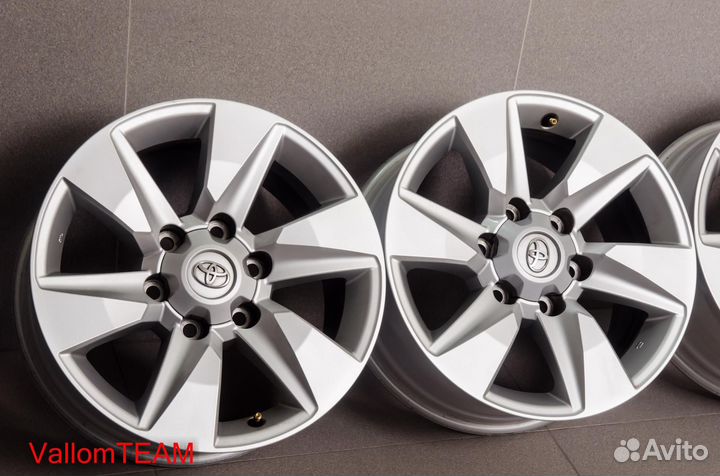 Лот M803951 Оригинальные 17-е диски toyota