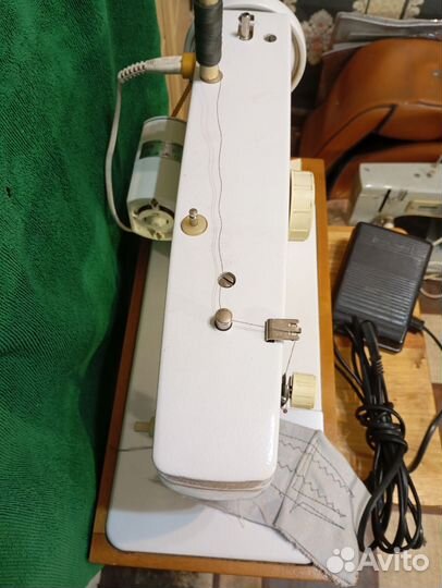 Швейная машина Чайка 132м