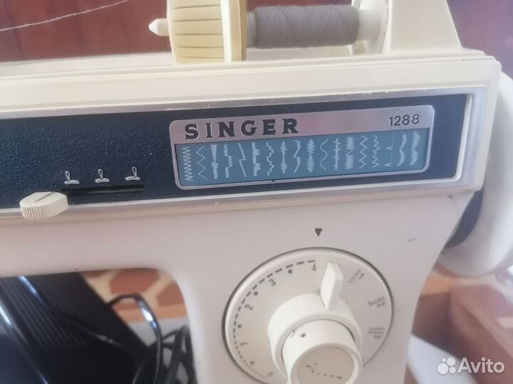 Швейная машина Singer