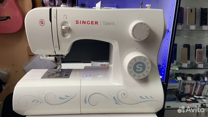 Швейная машинка zinger