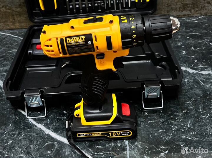 Шуруповерт ударный Dewalt 18V с набором