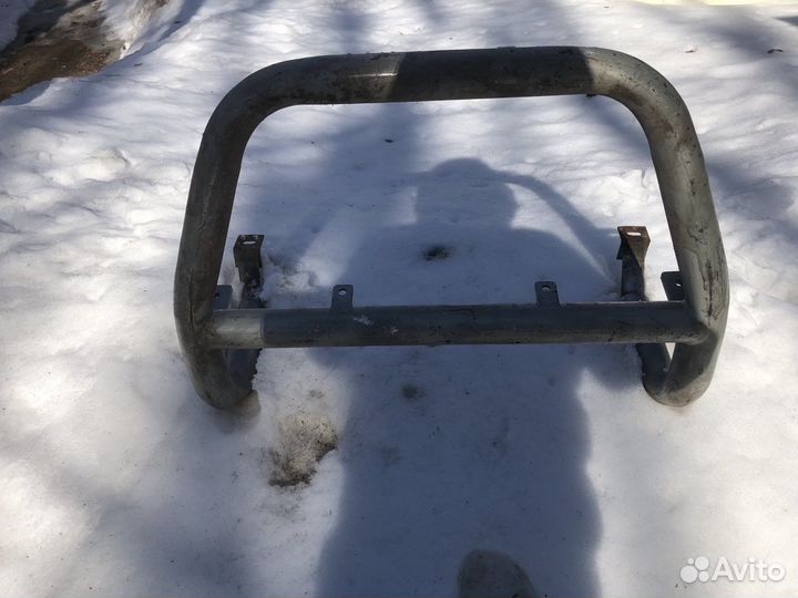 Продам кенгурятник на ниву