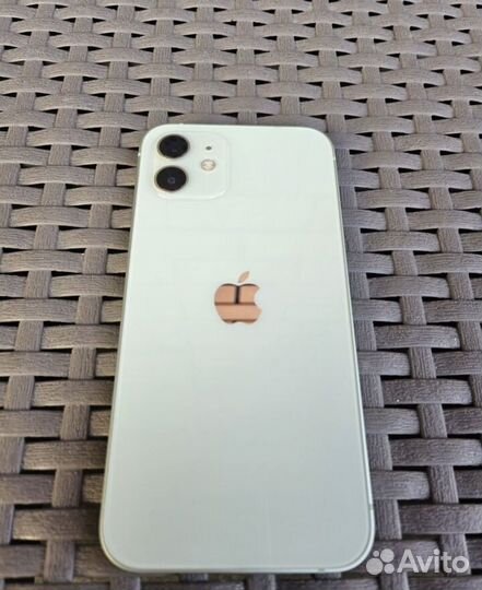 iPhone 12, 64 ГБ