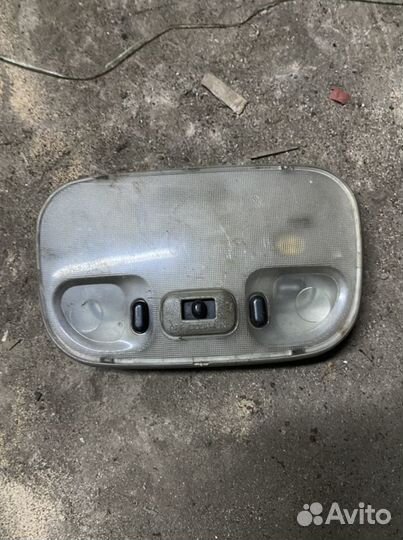Центральный светильник mazda 323 f BA