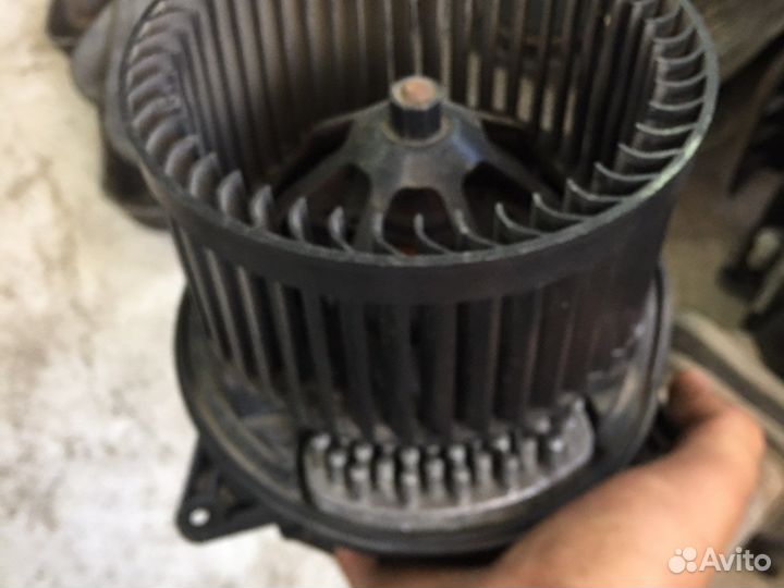 Вентилятор отопителя мондэо 3