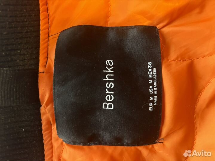 Куртка бомбер bershka
