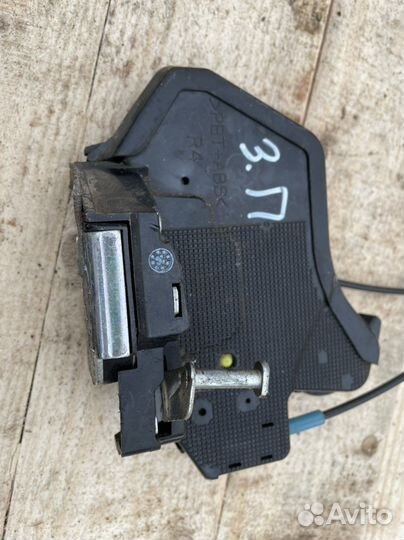 Сузуки витара замок двери задний правый