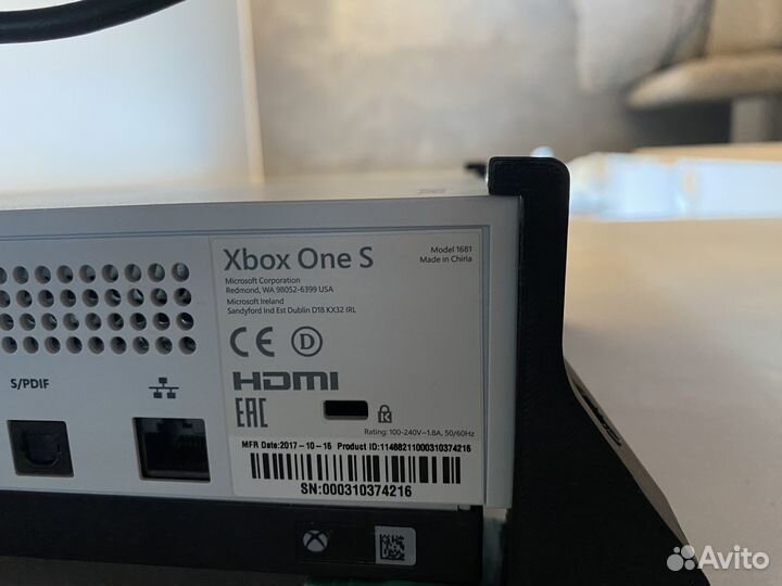 Xbox One s + 2 геймпада