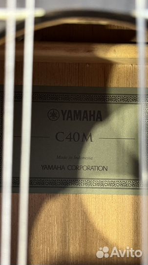 Классическая гитара yamaha c40