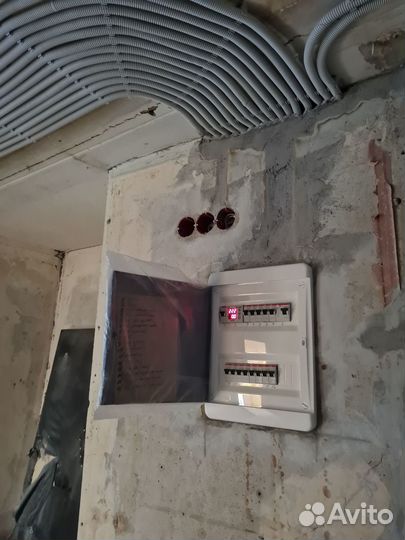 Штробление стен и потолка, проводка