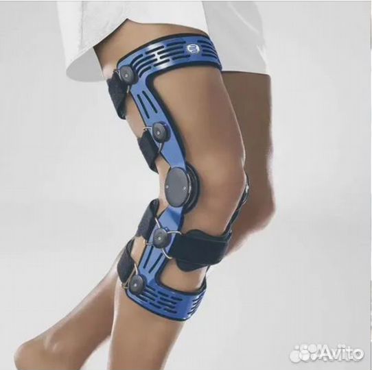 Шарнирный ортез на колено Bauerfeind SecuTec Genu