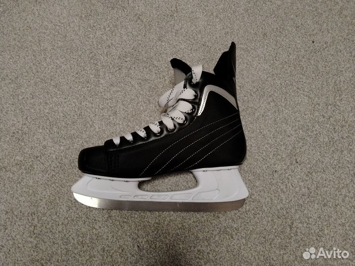 Коньки хоккейные