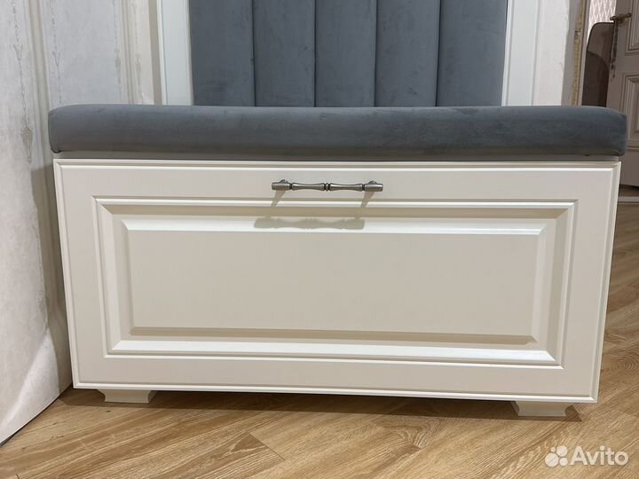 Вешалка в прихожую с обувницей