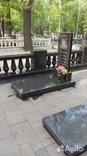 Уборка памятников