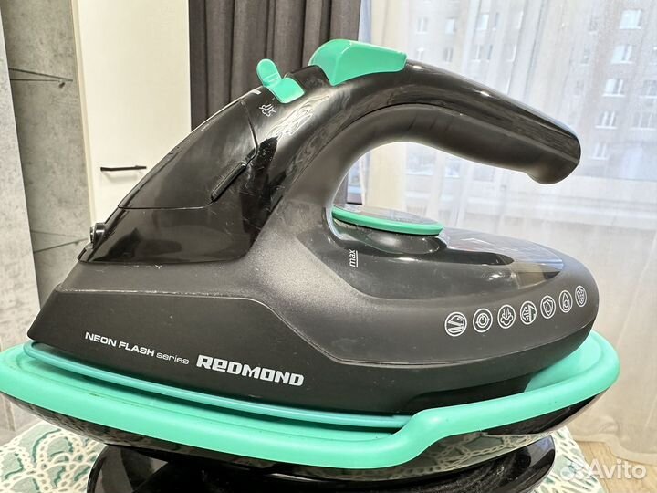 Утюг беспроводной