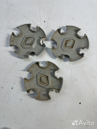 Колпачок колеса Renault Duster 403155090R