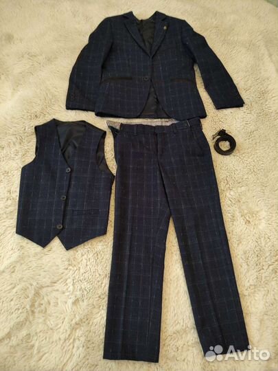 Школьный костюм ребенку 7 лет и туфли