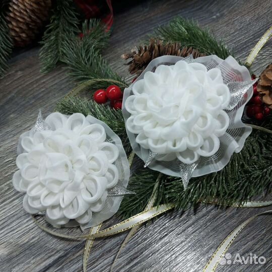 Пышные белые бантики ручной работы