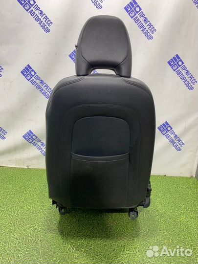 Сиденье переднее правое Volvo S40 седан 2.4 B5244S