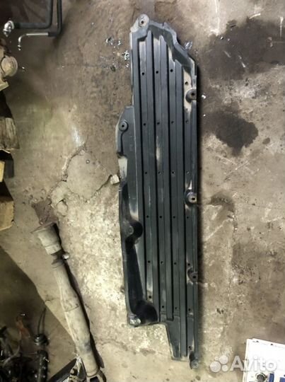 Защита днища правая Мазда Сх9 CX9