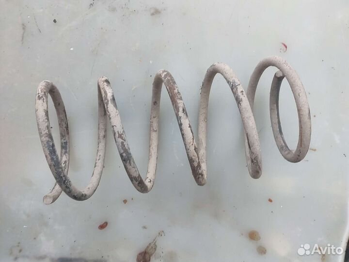 Пружина передней подвески Вольво 440 460