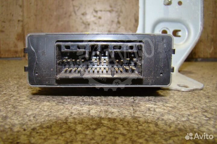 Блок электронный Lexus RX 300/330/350/400h (XU30)