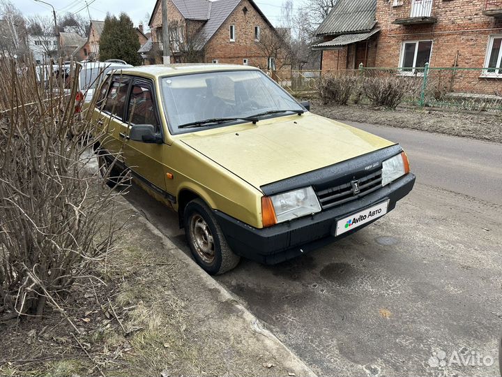 ВАЗ 21099 1.5 МТ, 2000, 300 000 км