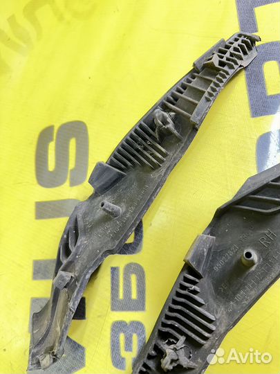 Накладка жабо Chevrolet Aveo T300