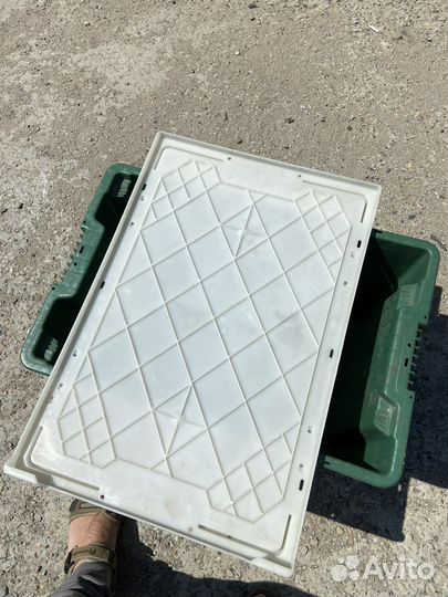 Ящик пластиковый с крышкой