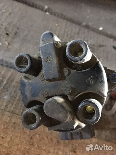 Трамблер 22100 OM810