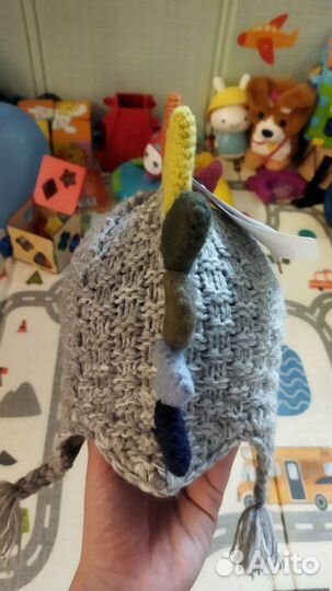 Шапка динозавр