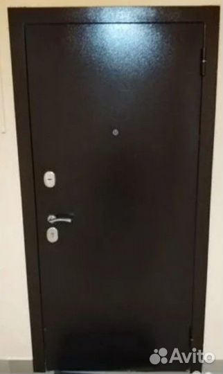 Дверь входная, утепленная, тяжёлая. левые и правые