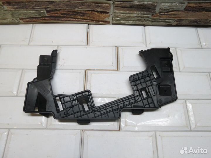 Кронштейн держателя запасного колеса Kia Ceed 2 JD