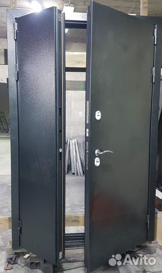 Дверь не стандартная двухстворчатая входная